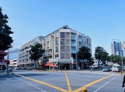 Piccadilly Grand (D8), Retail #542750601